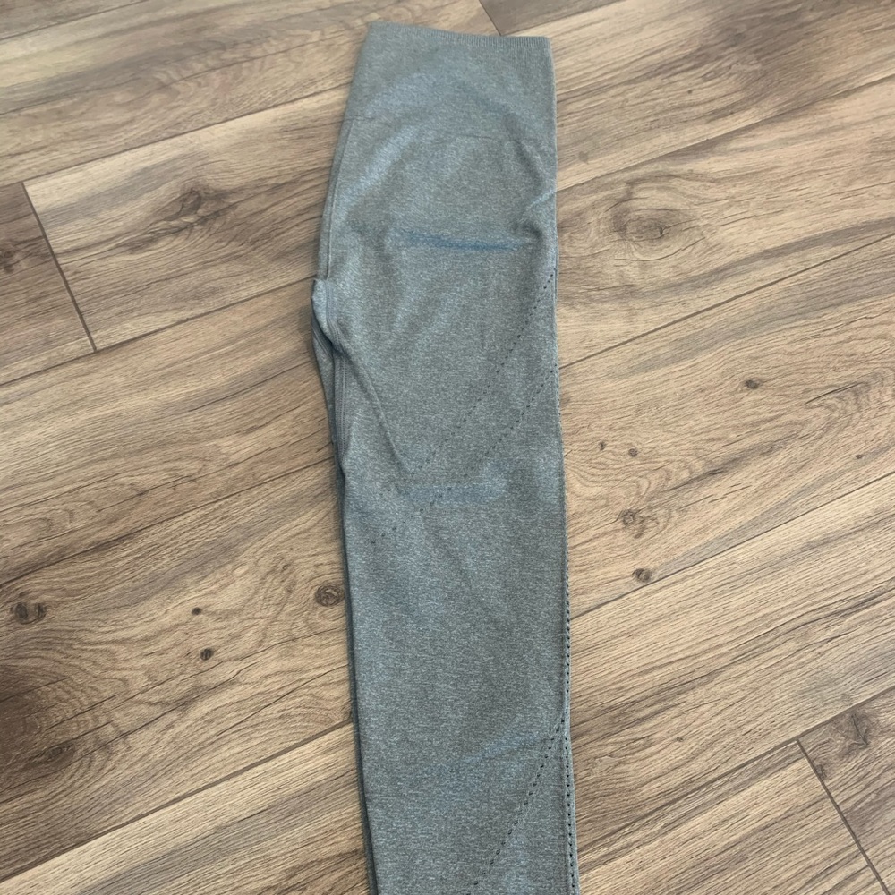 Seamless fabletics leggings- gray